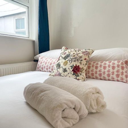 134 Kilburn Road Apartment Лондон Экстерьер фото