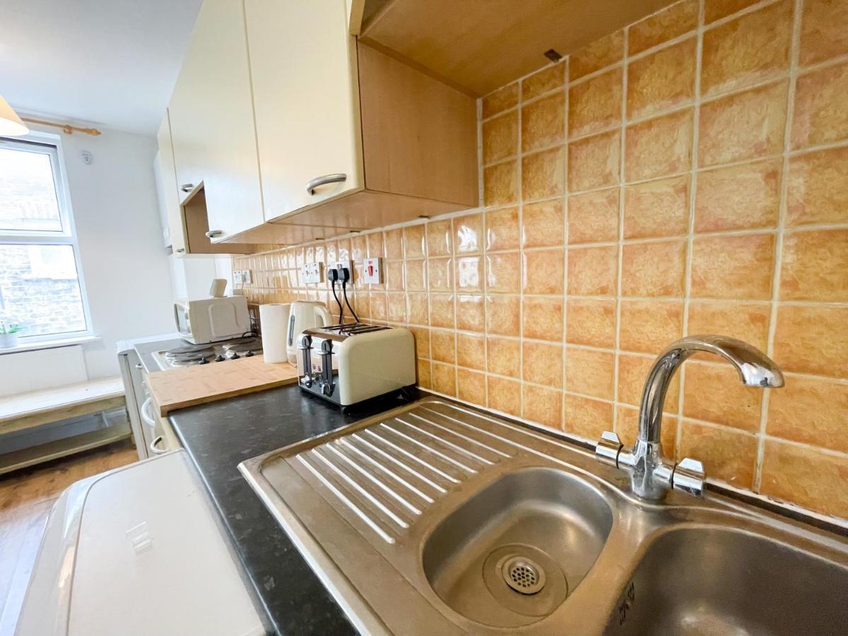 134 Kilburn Road Apartment Лондон Экстерьер фото